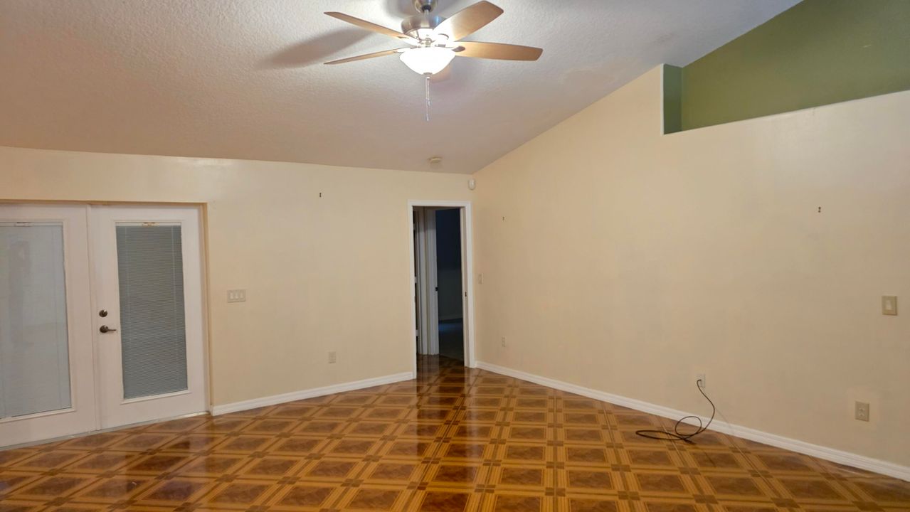 For Sale: $525,000 (4 beds, 3 baths, 2637 Square Feet)