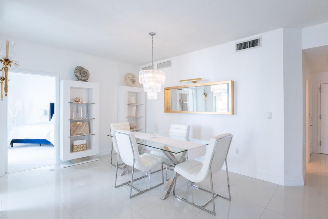 For Rent: $6,725 (2 beds, 2 baths, 1582 Square Feet)