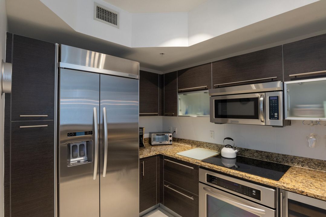 For Rent: $6,725 (2 beds, 2 baths, 1582 Square Feet)