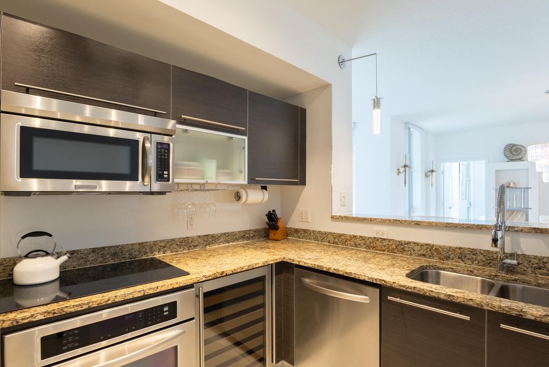 For Rent: $6,725 (2 beds, 2 baths, 1582 Square Feet)