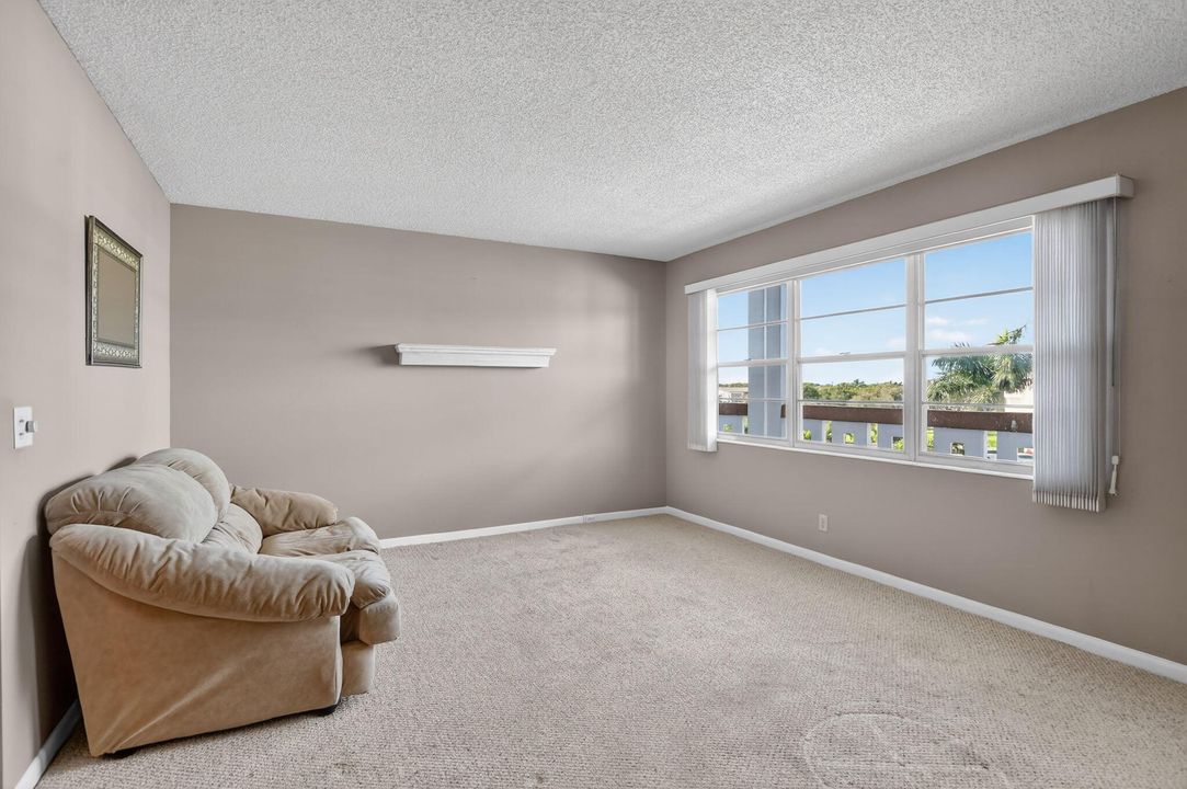 В аренду: $1,600 (1 спален, 1 ванн, 738 Квадратных фут)