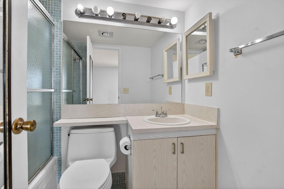 В аренду: $1,600 (1 спален, 1 ванн, 738 Квадратных фут)