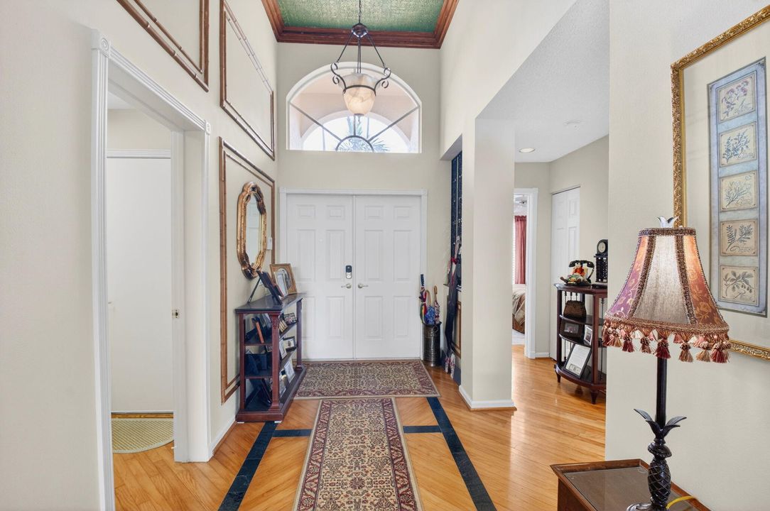 For Sale: $550,000 (3 beds, 2 baths, 1741 Square Feet)