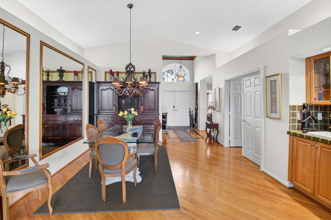 For Sale: $550,000 (3 beds, 2 baths, 1741 Square Feet)