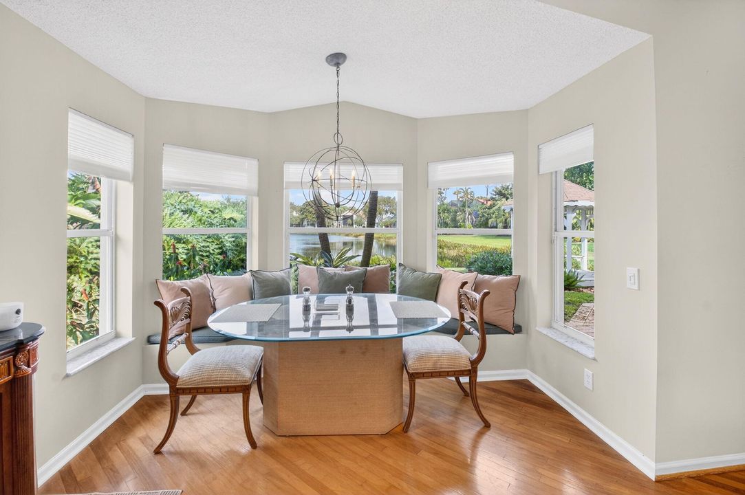 For Sale: $550,000 (3 beds, 2 baths, 1741 Square Feet)