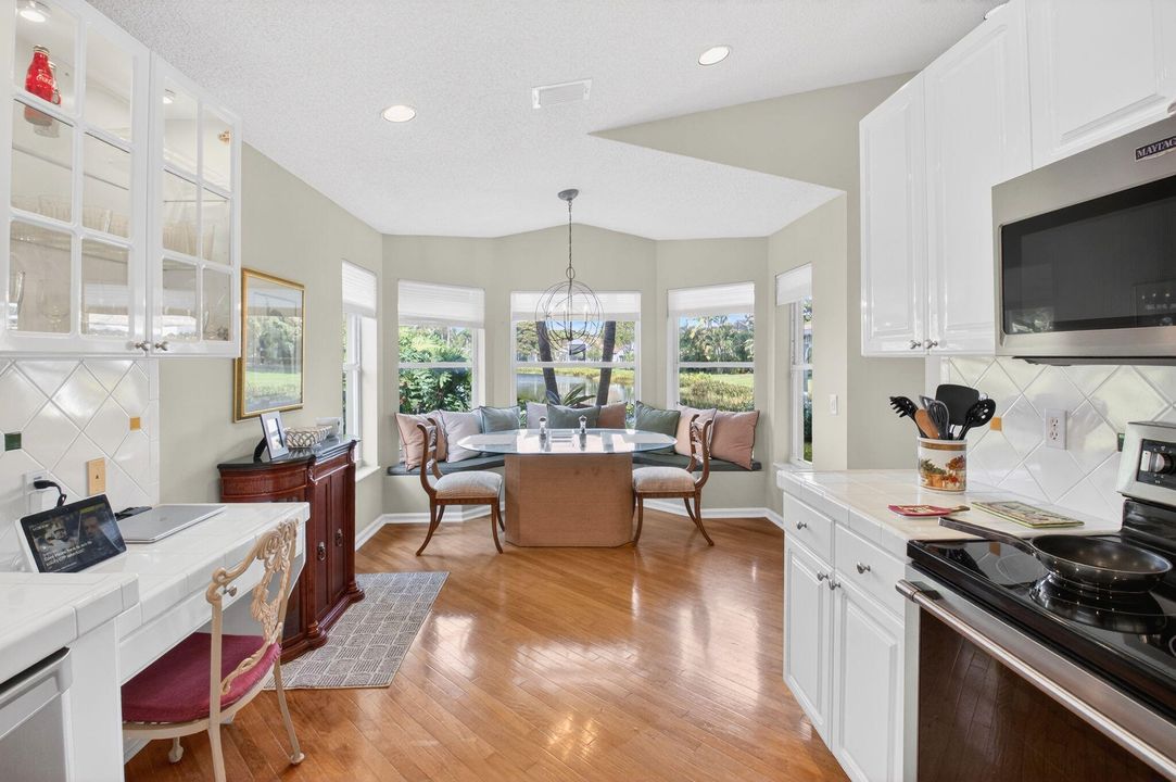 For Sale: $550,000 (3 beds, 2 baths, 1741 Square Feet)