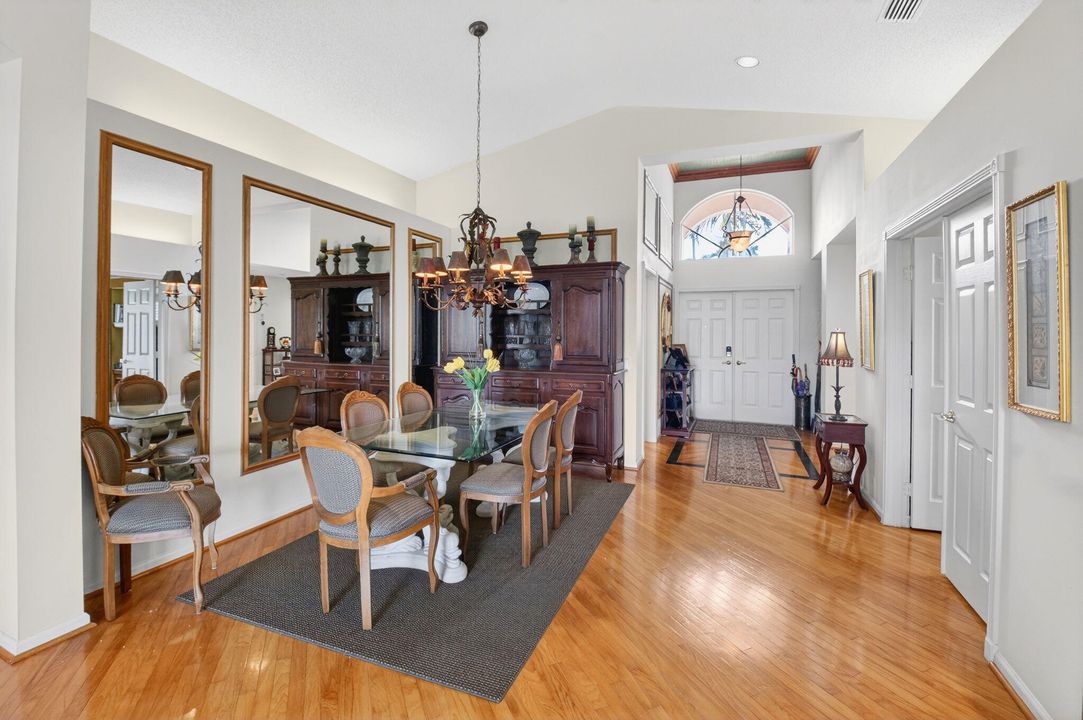 For Sale: $550,000 (3 beds, 2 baths, 1741 Square Feet)