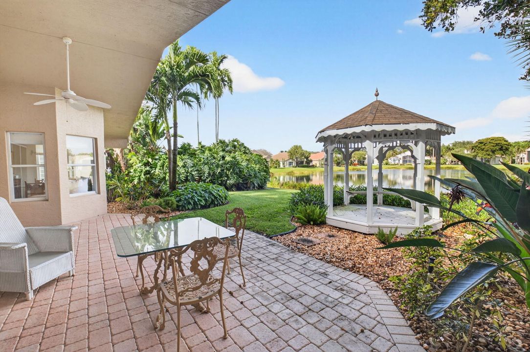 For Sale: $550,000 (3 beds, 2 baths, 1741 Square Feet)