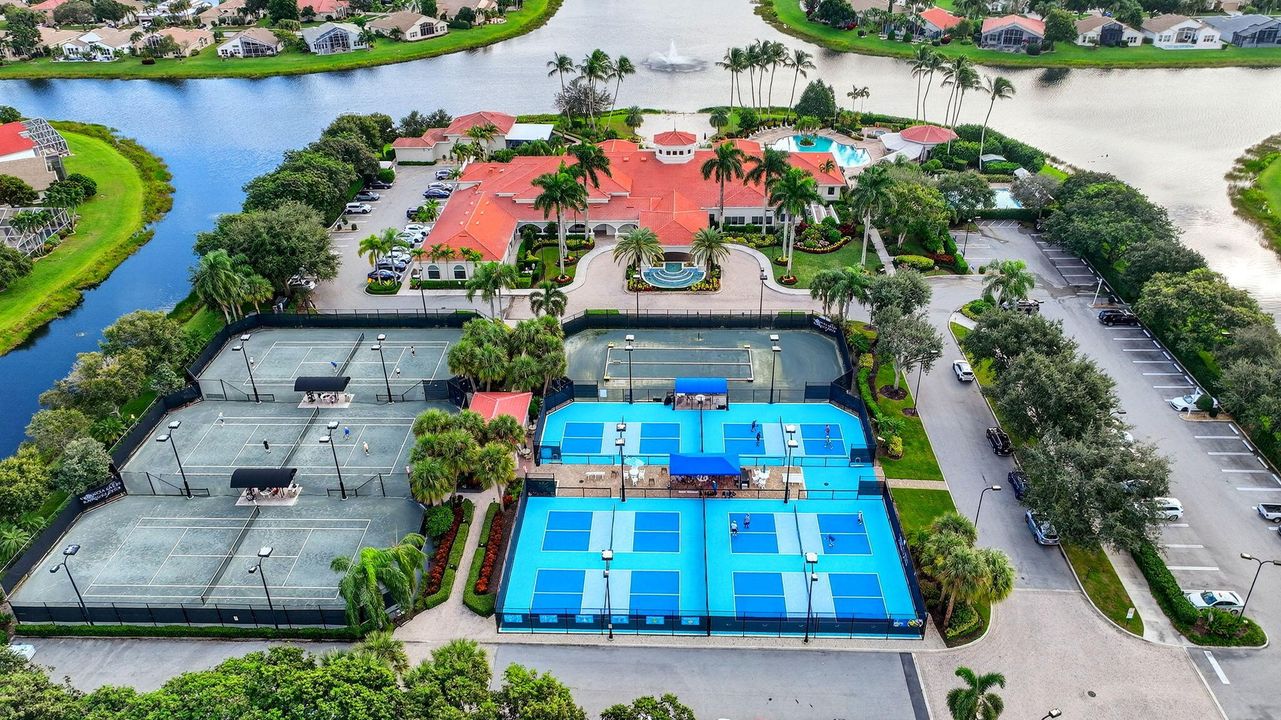 For Sale: $550,000 (3 beds, 2 baths, 1741 Square Feet)