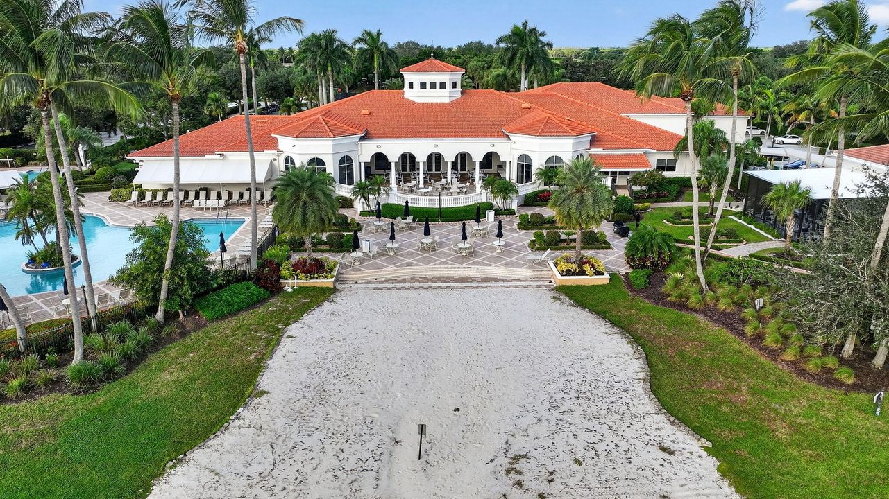 For Sale: $550,000 (3 beds, 2 baths, 1741 Square Feet)