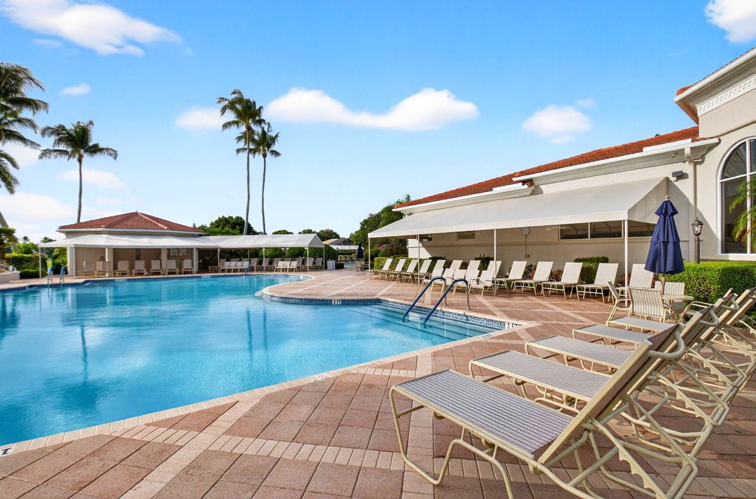 For Sale: $550,000 (3 beds, 2 baths, 1741 Square Feet)