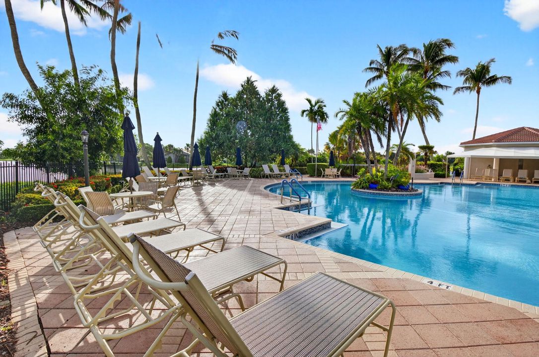 For Sale: $550,000 (3 beds, 2 baths, 1741 Square Feet)