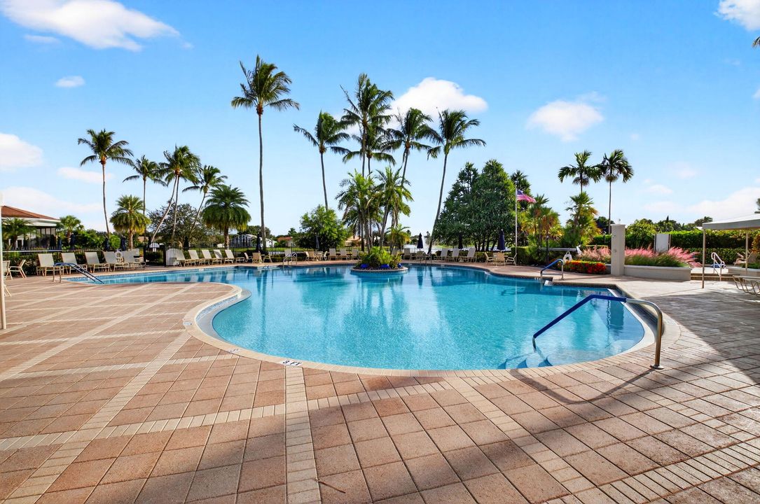 For Sale: $550,000 (3 beds, 2 baths, 1741 Square Feet)