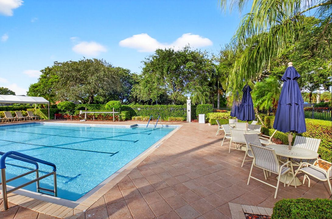 For Sale: $550,000 (3 beds, 2 baths, 1741 Square Feet)