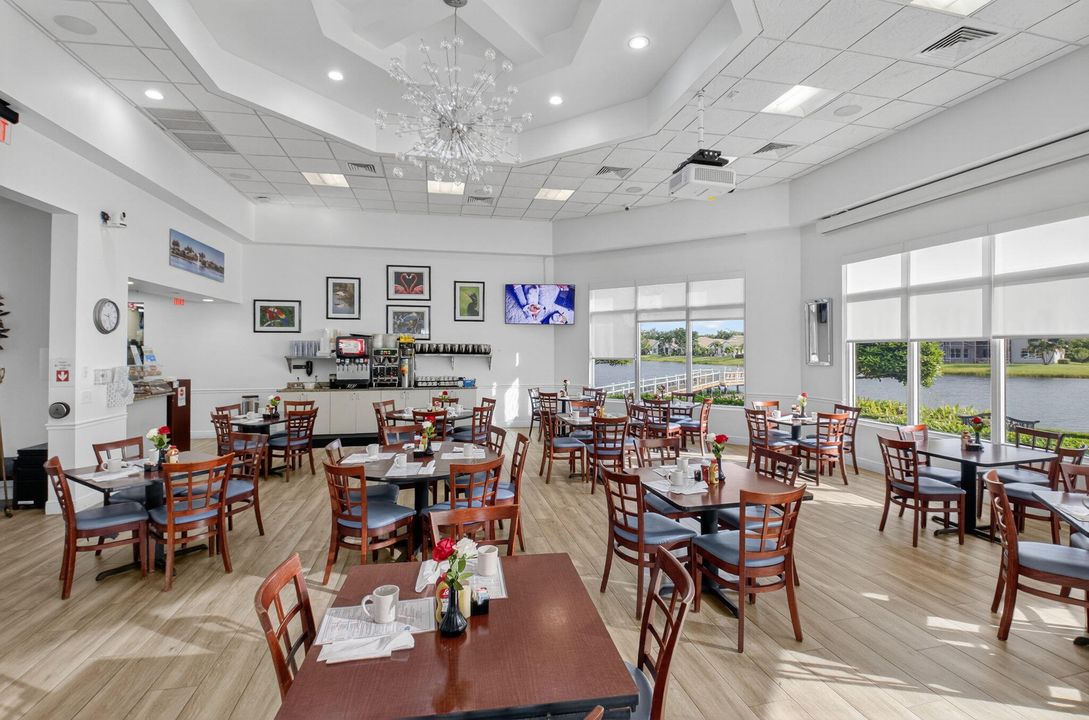 For Sale: $550,000 (3 beds, 2 baths, 1741 Square Feet)