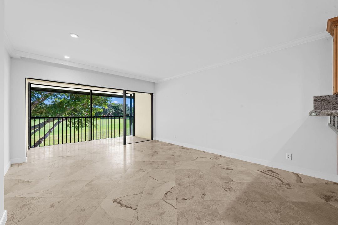 待售: $275,000 (1 贝兹, 1 浴室, 750 平方英尺)