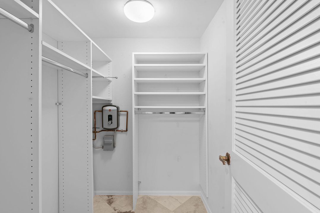 待售: $275,000 (1 贝兹, 1 浴室, 750 平方英尺)