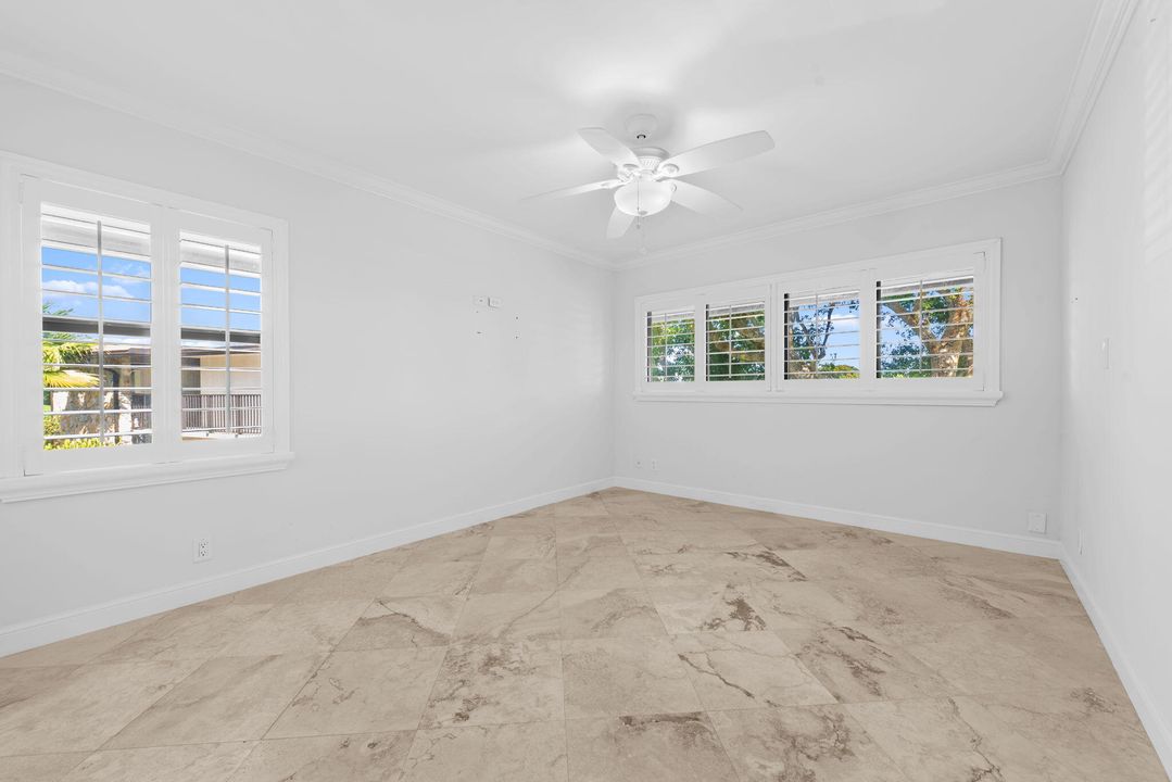 待售: $275,000 (1 贝兹, 1 浴室, 750 平方英尺)