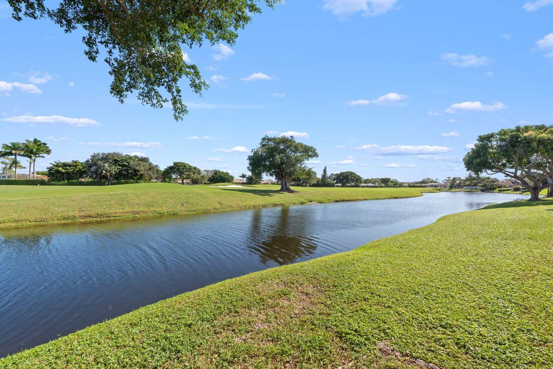 待售: $275,000 (1 贝兹, 1 浴室, 750 平方英尺)