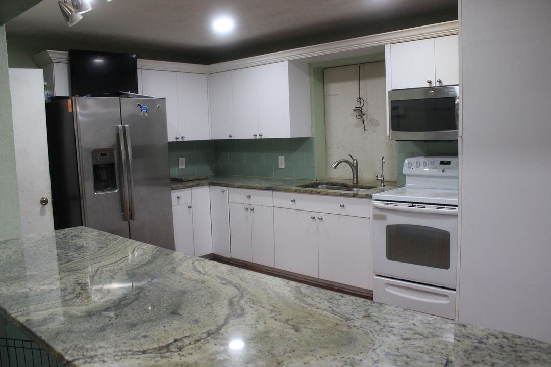 For Sale: $645,000 (2 beds, 2 baths, 1709 Square Feet)