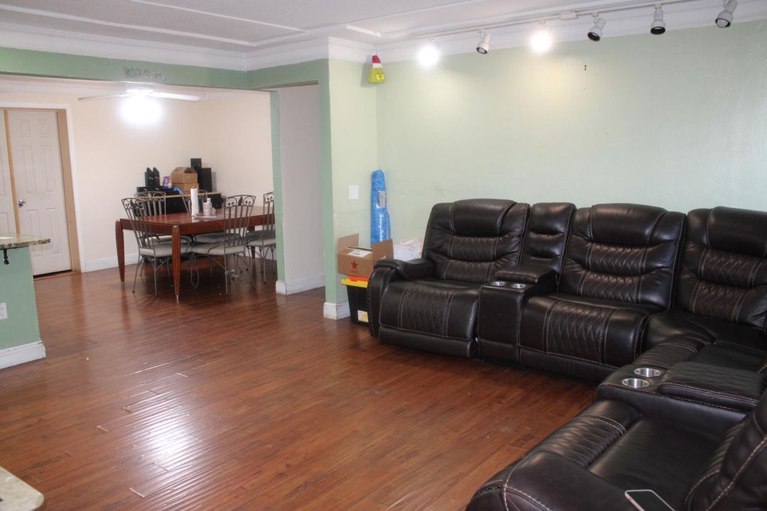 For Sale: $645,000 (2 beds, 2 baths, 1709 Square Feet)