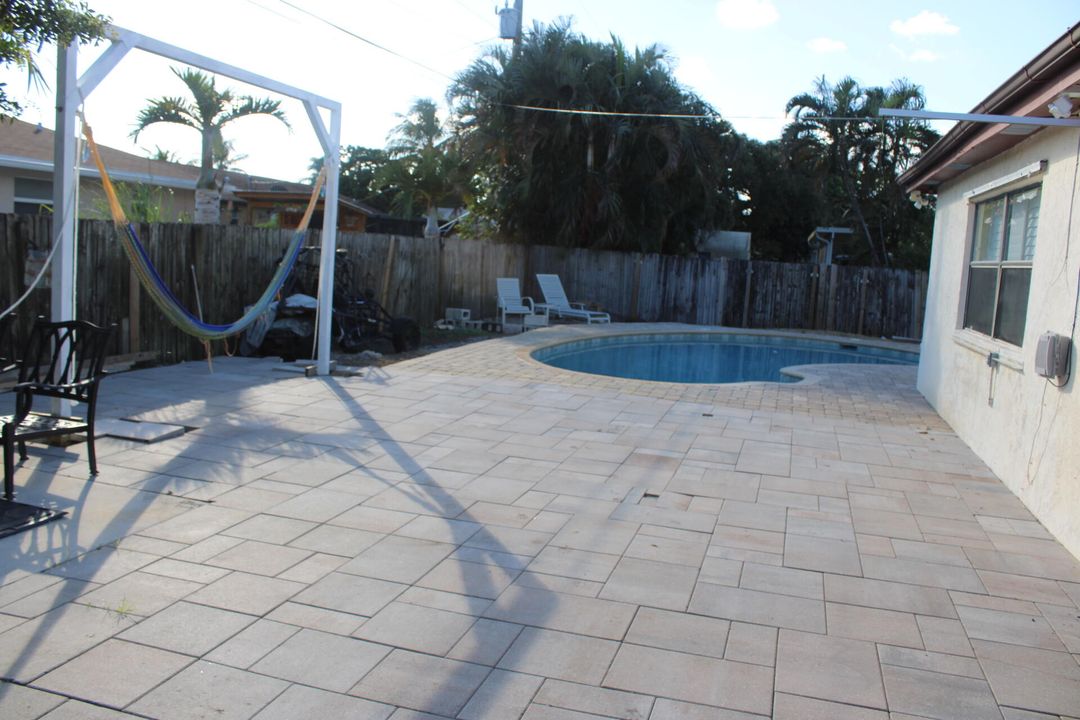 For Sale: $645,000 (2 beds, 2 baths, 1709 Square Feet)