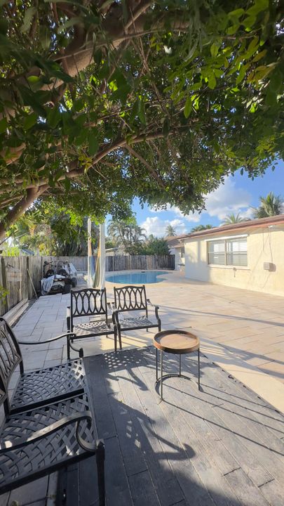 For Sale: $645,000 (2 beds, 2 baths, 1709 Square Feet)