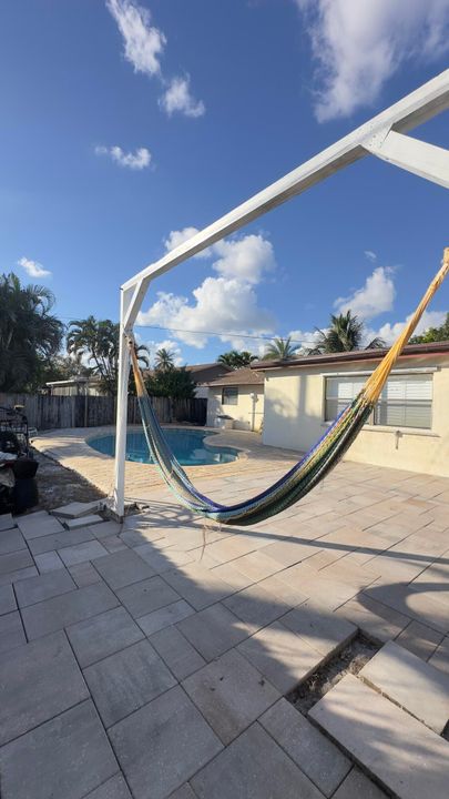 For Sale: $645,000 (2 beds, 2 baths, 1709 Square Feet)