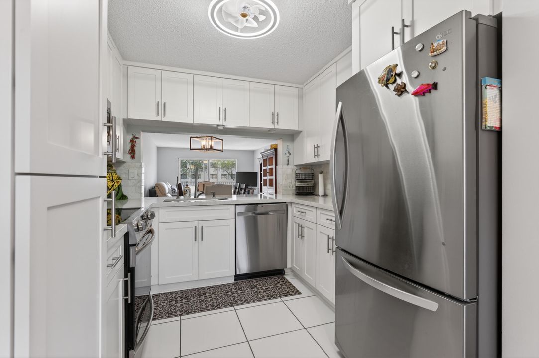 For Sale: $195,000 (2 beds, 2 baths, 1142 Square Feet)