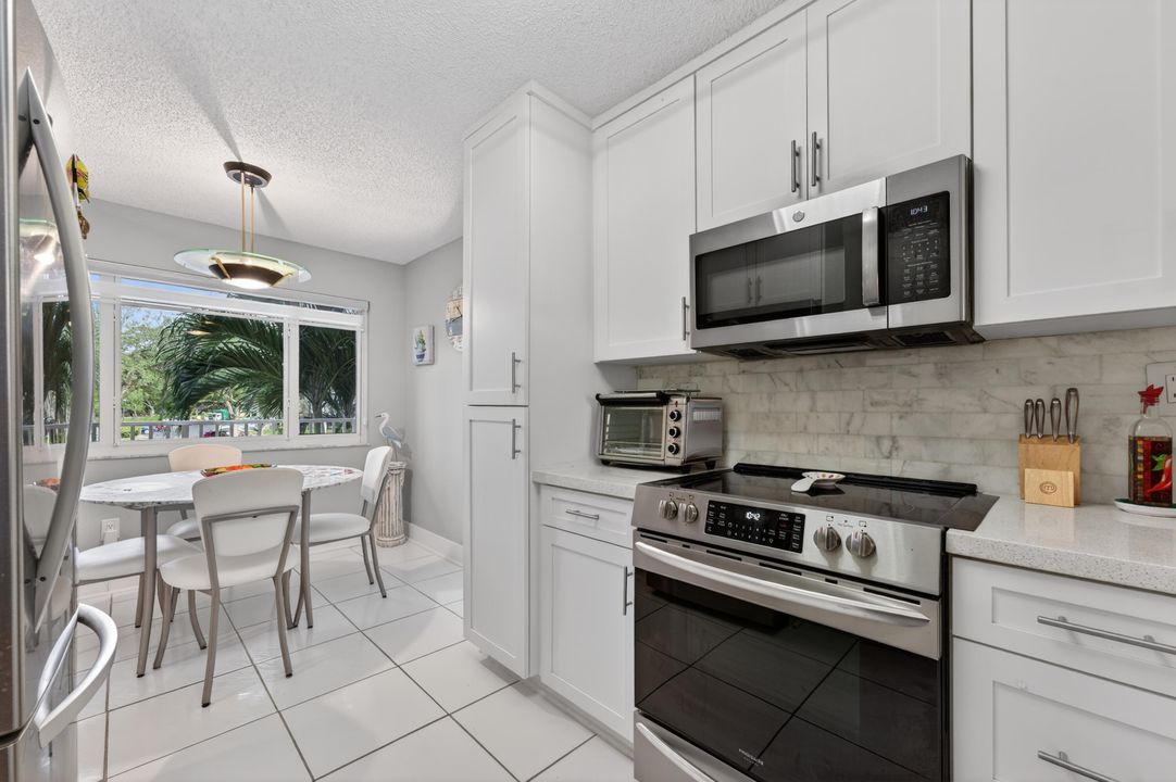 For Sale: $195,000 (2 beds, 2 baths, 1142 Square Feet)