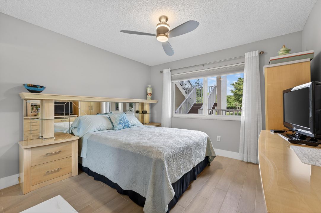 For Sale: $195,000 (2 beds, 2 baths, 1142 Square Feet)