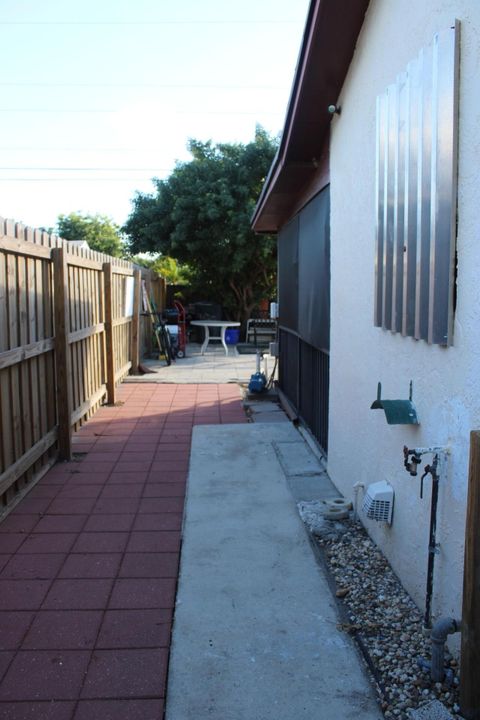 For Sale: $645,000 (2 beds, 2 baths, 1709 Square Feet)