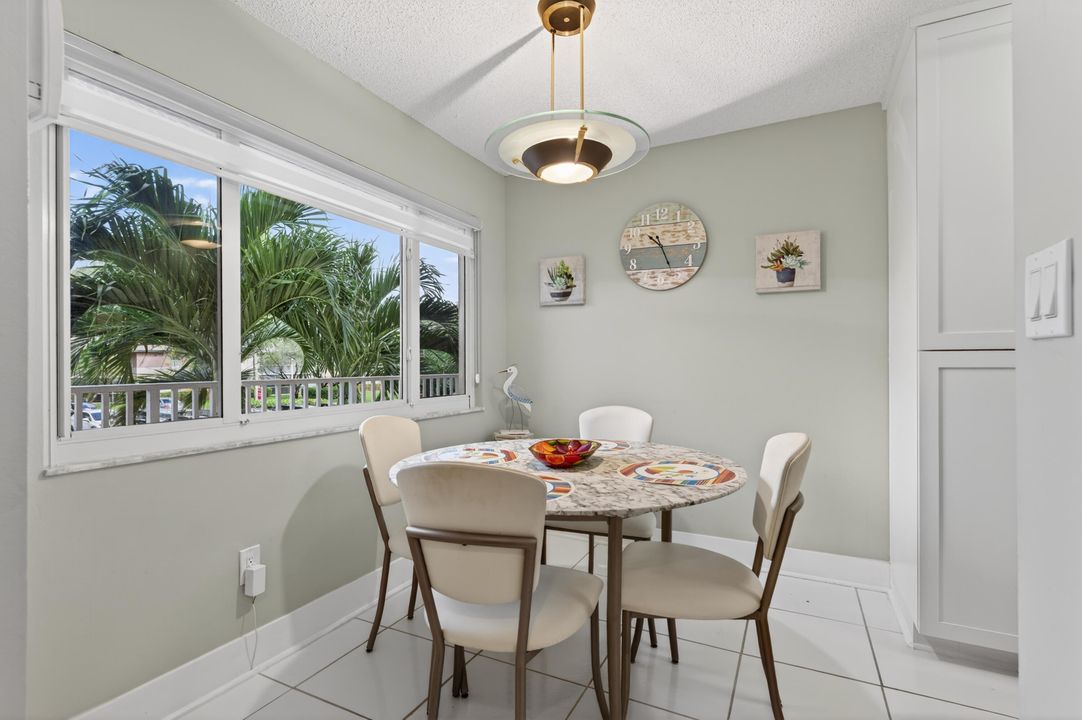 For Sale: $195,000 (2 beds, 2 baths, 1142 Square Feet)