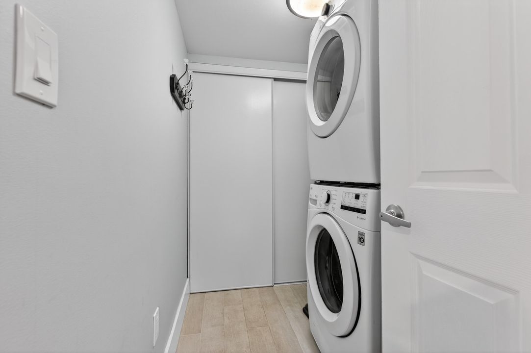 For Sale: $195,000 (2 beds, 2 baths, 1142 Square Feet)