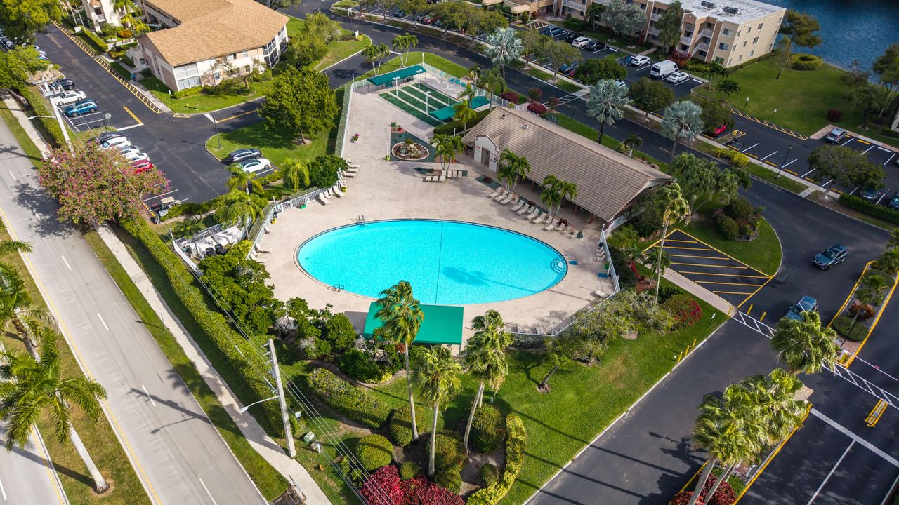 For Sale: $195,000 (2 beds, 2 baths, 1142 Square Feet)