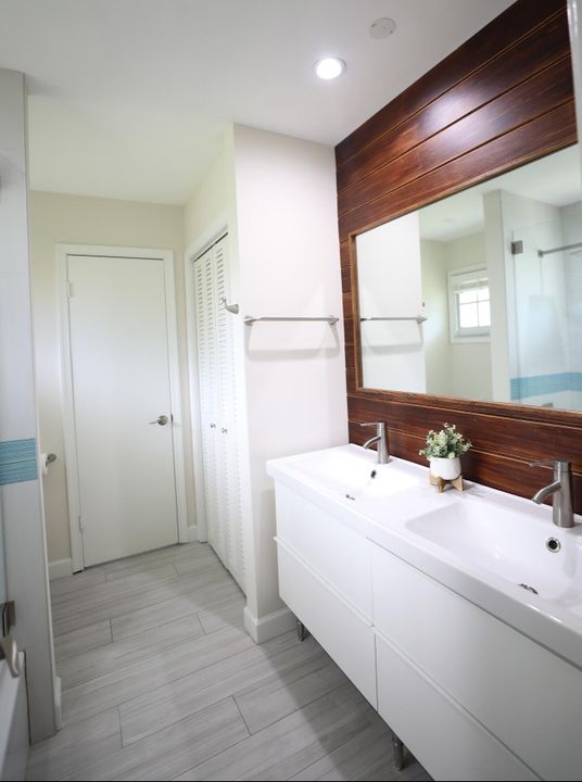 For Sale: $1,050,000 (3 beds, 2 baths, 2104 Square Feet)