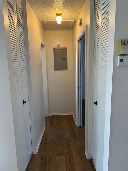 For Rent: $1,200 (1 beds, 1 baths, 611 Square Feet)