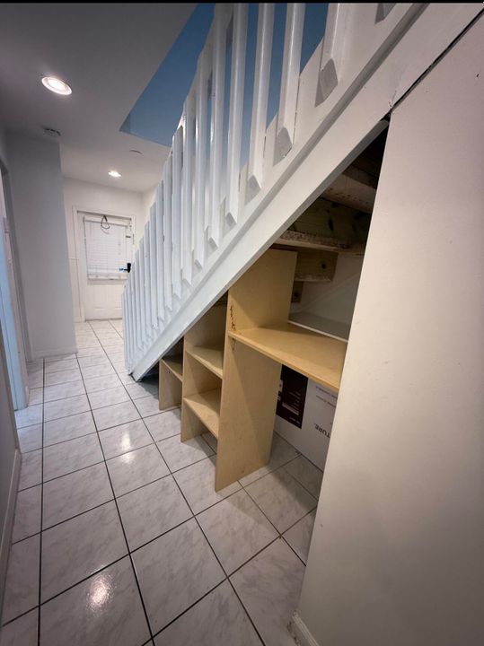 For Rent: $2,700 (2 beds, 2 baths, 1212 Square Feet)