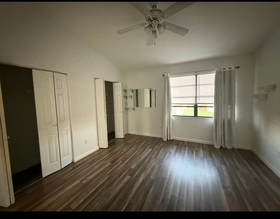 For Rent: $2,700 (2 beds, 2 baths, 1212 Square Feet)