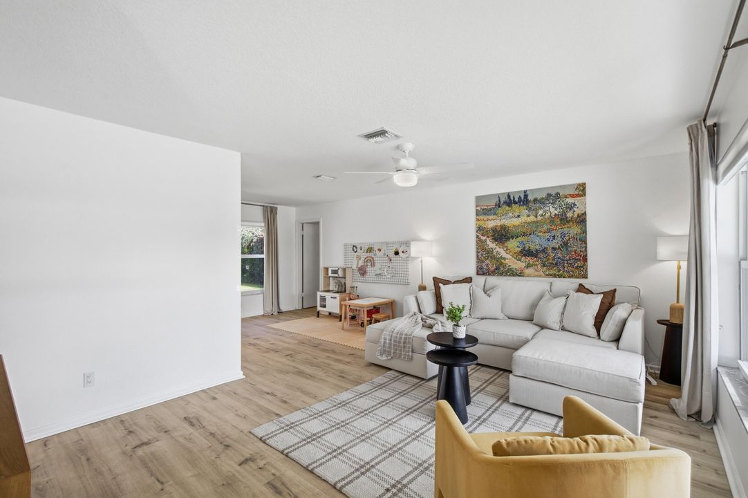 待售: $750,000 (3 贝兹, 2 浴室, 1484 平方英尺)