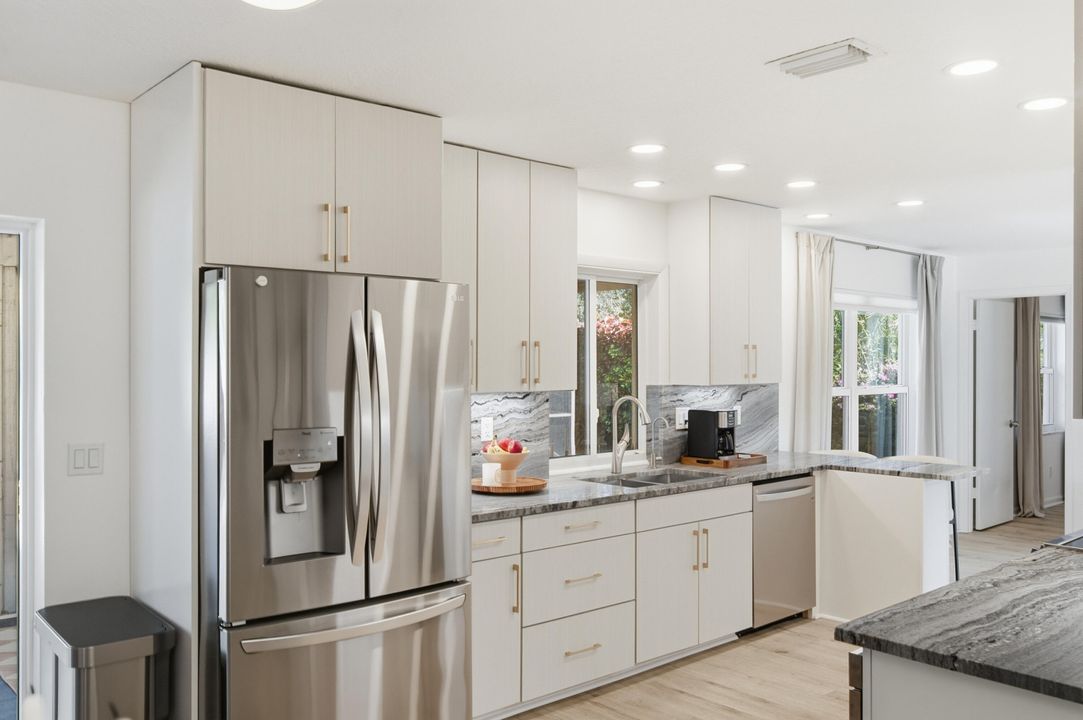 待售: $750,000 (3 贝兹, 2 浴室, 1484 平方英尺)