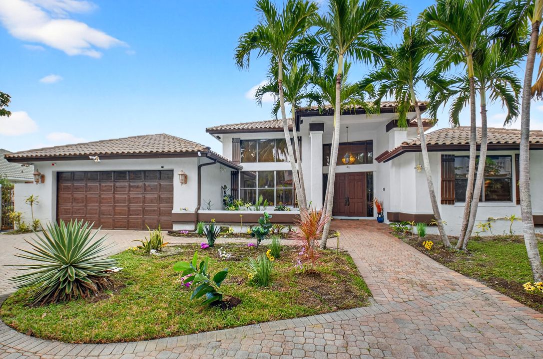 En Venta: $2,400,000 (4 camas, 3 baños, 3317 Pies cuadrados)