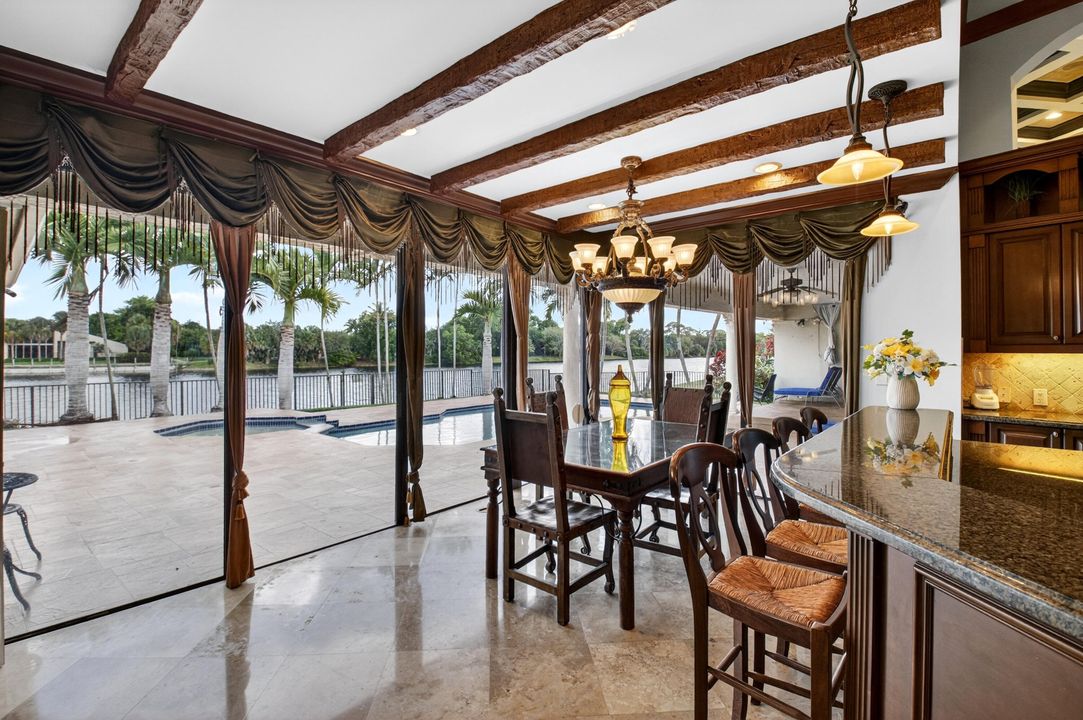 En Venta: $2,400,000 (4 camas, 3 baños, 3317 Pies cuadrados)