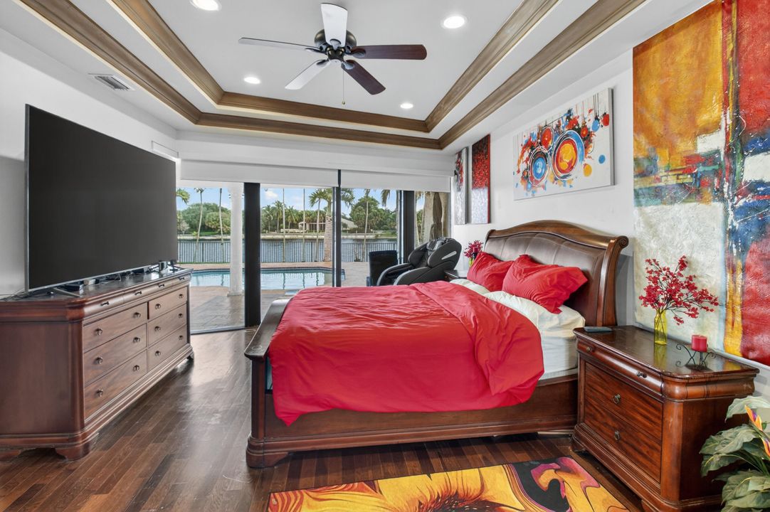 En Venta: $2,400,000 (4 camas, 3 baños, 3317 Pies cuadrados)