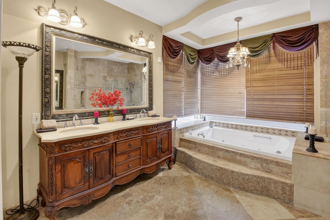 En Venta: $2,400,000 (4 camas, 3 baños, 3317 Pies cuadrados)