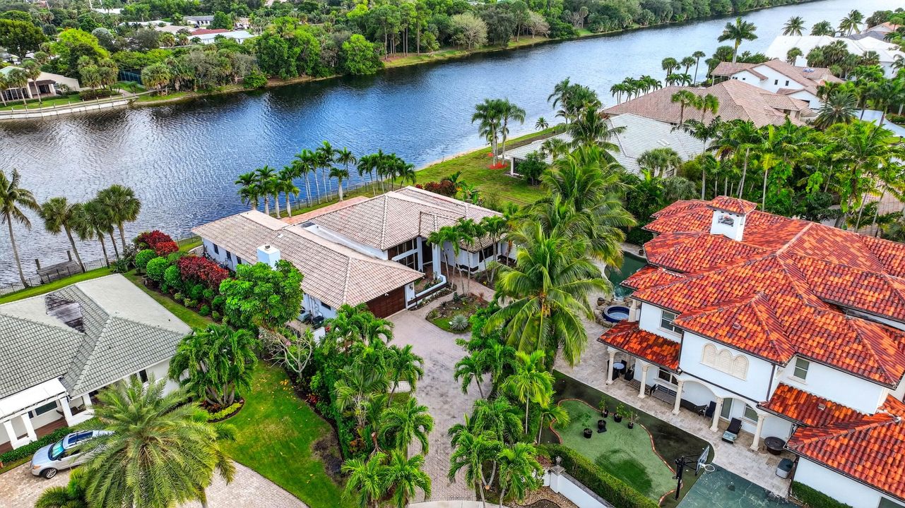 En Venta: $2,400,000 (4 camas, 3 baños, 3317 Pies cuadrados)