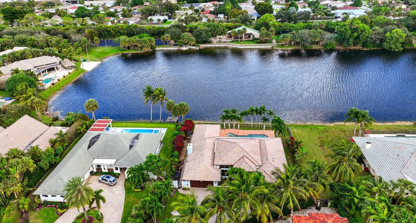 En Venta: $2,400,000 (4 camas, 3 baños, 3317 Pies cuadrados)