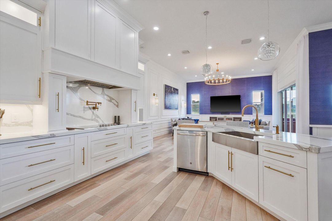 For Rent: $7,750 (5 beds, 3 baths, 3399 Square Feet)