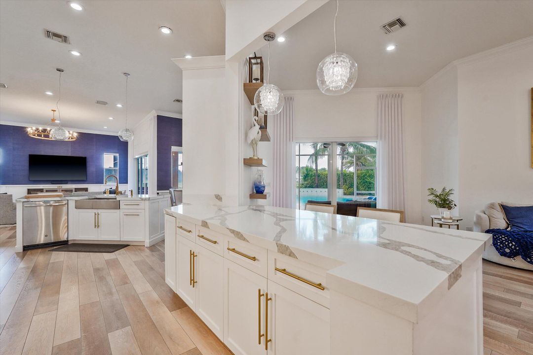 For Rent: $7,750 (5 beds, 3 baths, 3399 Square Feet)