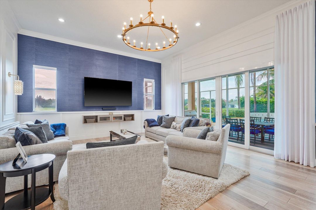 For Rent: $7,750 (5 beds, 3 baths, 3399 Square Feet)